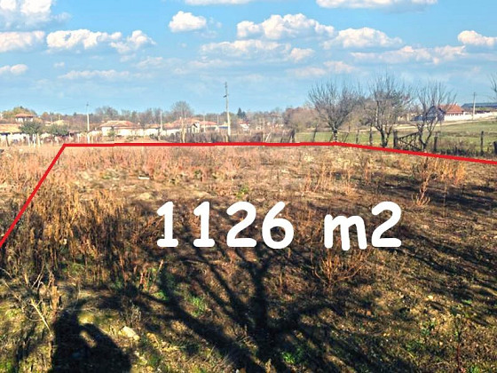 Участок под застройку 1126 кв.м., вода и электричество на границе, 12 км до Добрича, 52 км до моря.