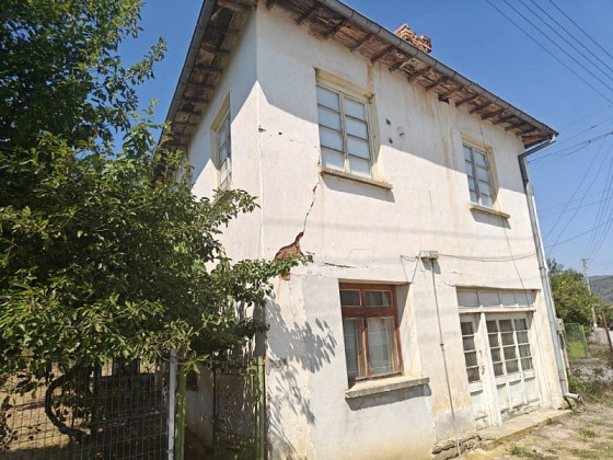 Charming Village Home Just 5 Minutes from Pravets Golf Club, Sofia area