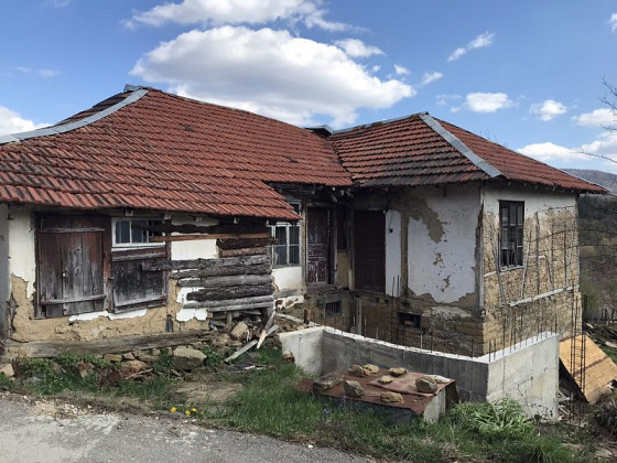 Charmante maison à deux étages avec vue panoramique – à seulement 7 km de Tryavna