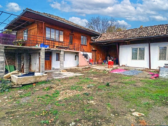 Дом площадью 100 кв.м с 3 спальнями, земельный участок 650 кв.м, престижный поселок, 10 км до города Нови-Пазар.