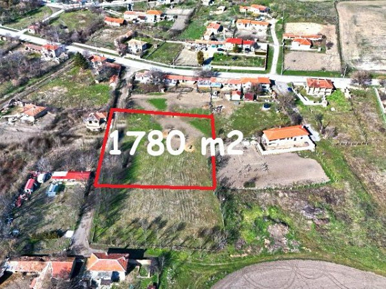Земельный участок под застройку площадью 1780 кв.м, водоснабжение и электричество на границе, 5 км до города Провадия, 50 км до моря.