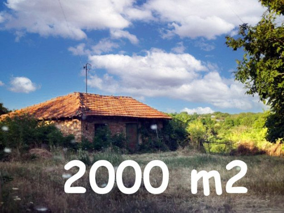 Земельный участок под застройку площадью 2000 кв.м, с домом, водоснабжением и электричеством, 7 км до Провадии, супермаркета LIDL, 60 км до моря.