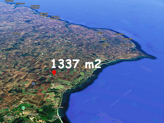 Земельный участок под застройку площадью 1337 кв.м, водоснабжение и электричество на границе, востребованный поселок, 7 км до моря.