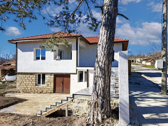 Maison rénovée de 189 m², terrain de 1000 m², à 55 km de la mer