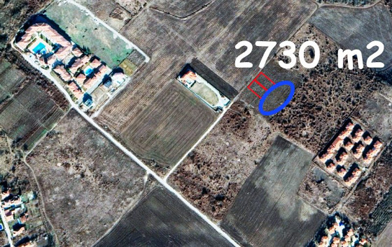 Земельный участок под застройку площадью 2730 кв.м, водоснабжение и электричество, 4 км до моря.