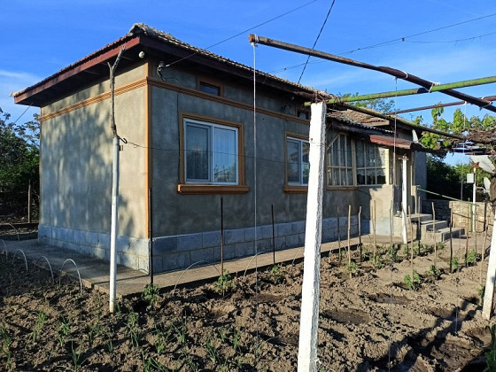 Maison de 90 m², terrain de 600 m², grand village, à 20 km de la mer
