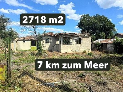 Maison abandonnée de 80 m², terrain de 2718 m², à 7 km de la mer
