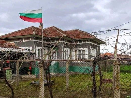 Дом 80 кв.м, участок 1000 кв.м, 15 км до Дуная и города Силистра.