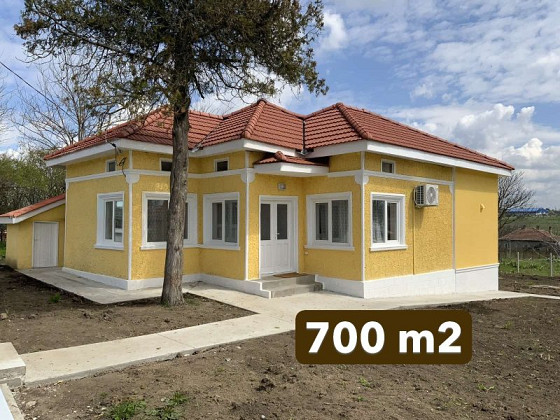 Maison meublée de 2 chambres, terrain de 700 m², à 6 km de la ville, région de Dobritch