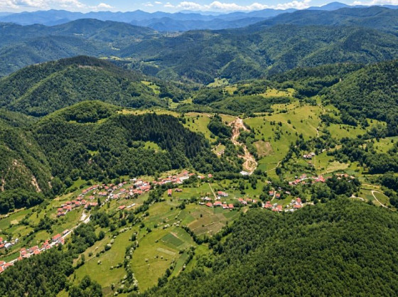 Maison en pierre de 180 m², terrain de 600 m², vue imprenable, montagnes des Rhodopes