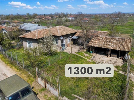 Maison de 80 m², terrain de 1300 m², à 5 km de la ville de Târgovishte