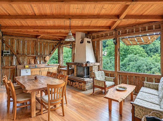 Maison de caractère meublée de 212 m² avec 5 chambres, près de la rivière, chalet de montagne