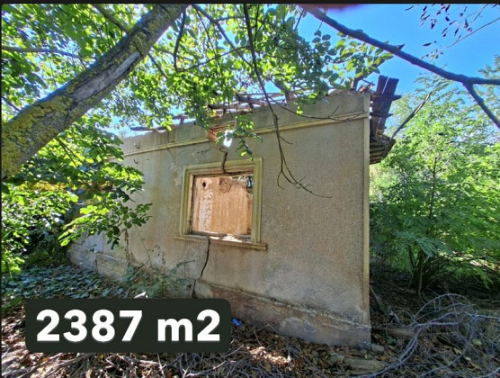 80 sqm demolished house, 2387 sqm land, 15 km to sea