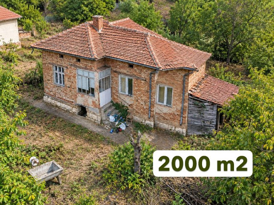 Maison de 90 m² à rénover, terrain de 2000 m², à 15 km du Danube