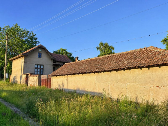 Maison de 157 m², terrain de 2059 m², à 45 km de la ville de Pleven