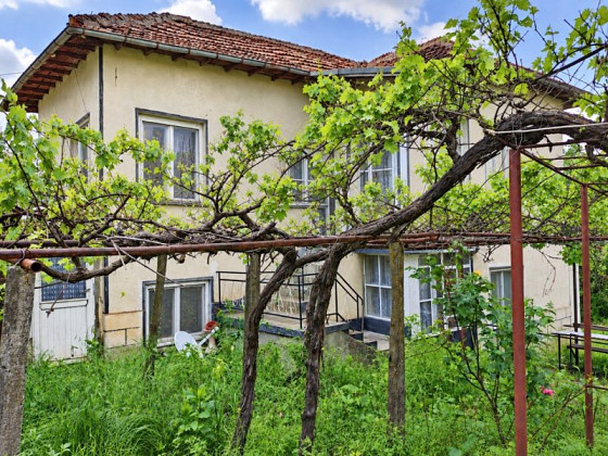 Дом площадью 120 кв.м, земельный участок 2100 кв.м, 10 км до города Бьяла.