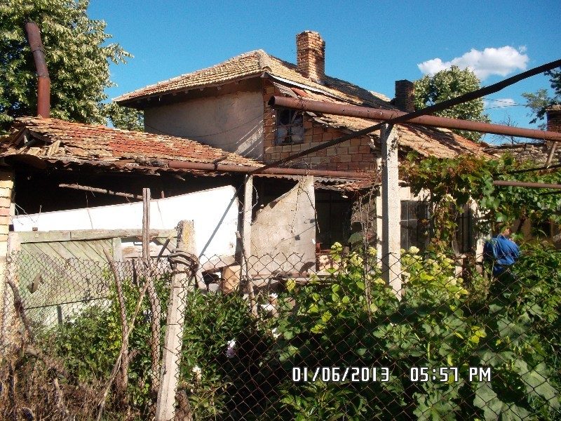 house on two floors, 4 rooms, basement, land 3000 sq.m., 22 km. from Shumen — photo 3