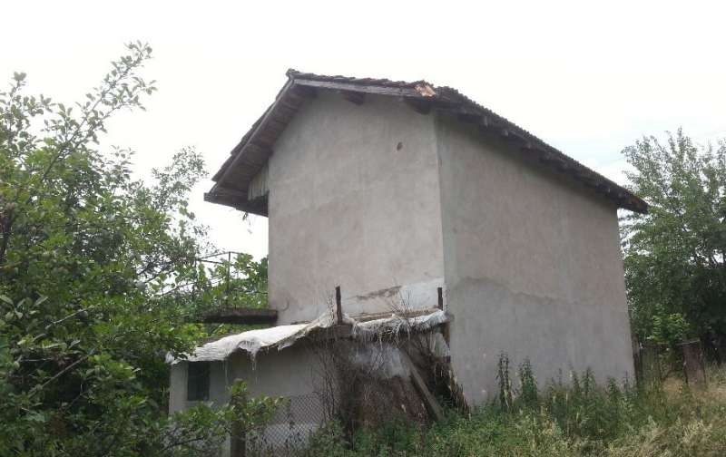 Small house for Sale in Bulgaria, 745 sq.m. garden, Vratsa Area — photo 3