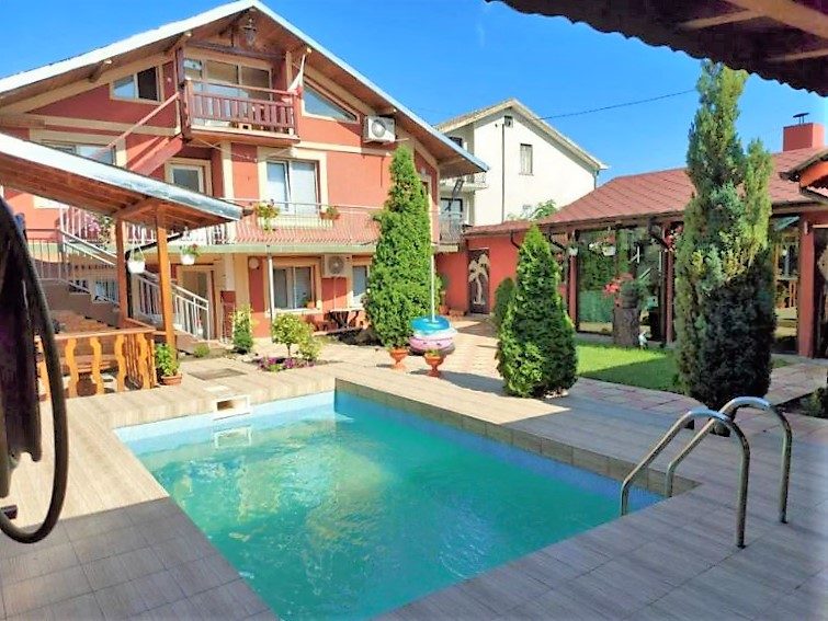 364 м² меблированный дом, бассейн, 500 м до моря — фото 1
