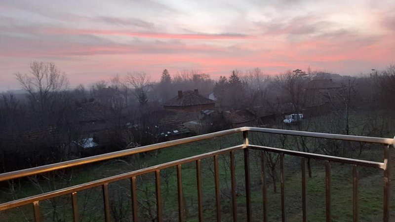 Maison entièrement rénovée et meublée avec grand jardin dans un charmant village près de Vratsa — photo 2