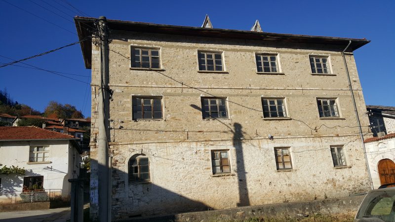 Massive maison en pierre de 3 étages dans un village pittoresque à seulement 5 minutes de la station de ski de Pamporovo — photo 3