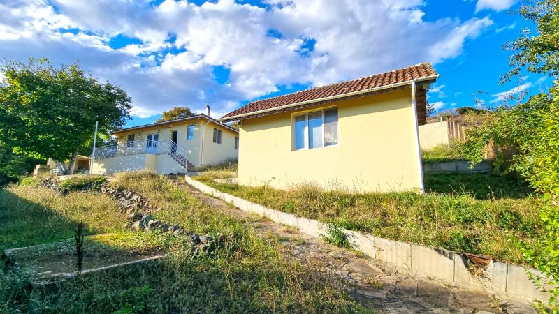 Maison meublée de 100 m², terrain de 1560 m², piscine, 15 km de la mer — photo 3