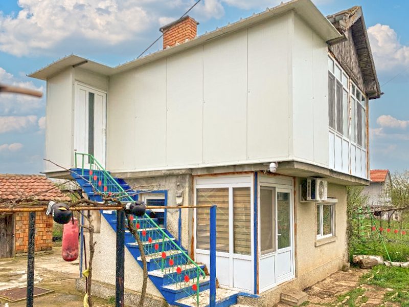 80 кв.м. отремонтированный меблированный дом, 1300 кв.м. земли, 25 км до моря — фото 2