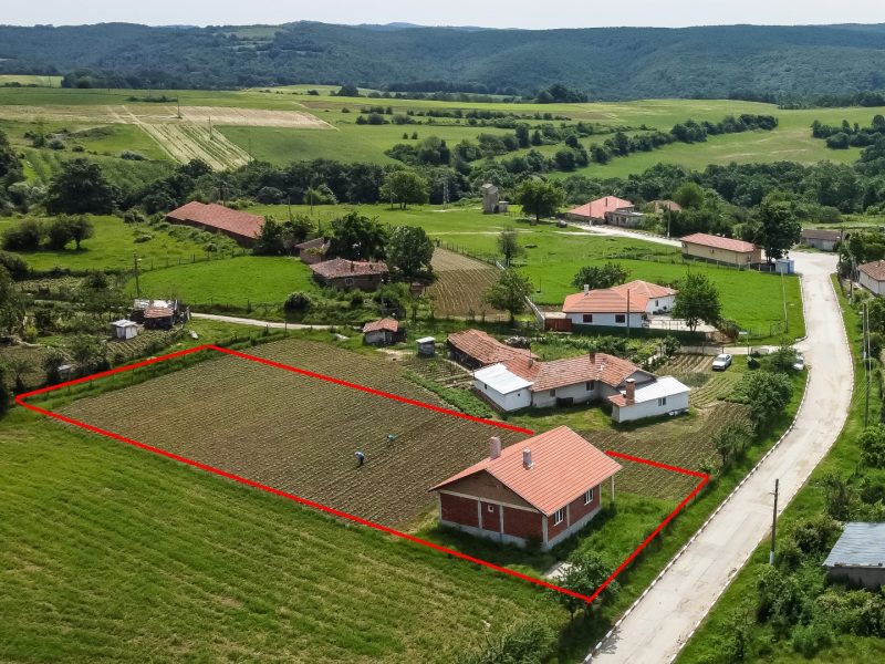 215 sqm new house, 1550 sqm plot, mountains, 40 km to sea — photo 2