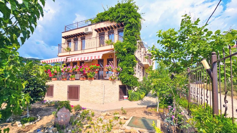 Maison meublée de 330 m², vue mer, dans la station balnéaire de St Vlas, à 500 m de la mer — photo 2
