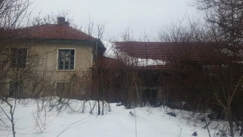 Maison de Village sur 2 étages avec une cour de 1218 m². et bâtiments supplémentaires à 48 km de Gabrovo — photo 2
