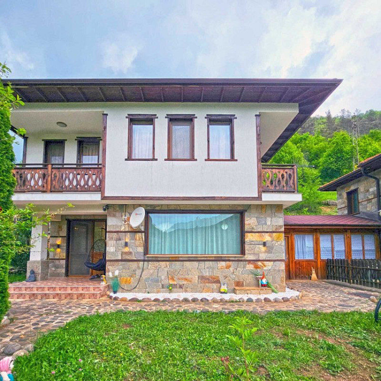 140 кв.м. меблированный дом с 2 спальнями, 3 ванными комнатами, 340 кв.м. земли, небольшой комплекс, горы Родопы — фото 3