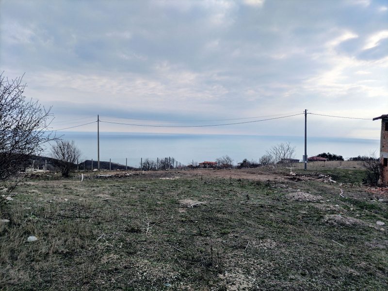 Участок под застройку площадью 553 кв.м., в регуляции, вода и электричество на границе, 1 км до моря. — фото 3