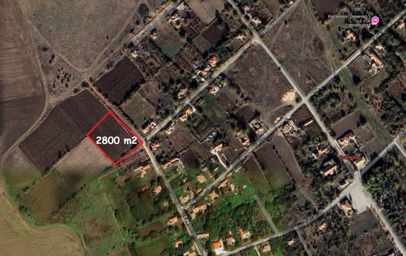 Terrain constructible de 2800 m², eau et électricité, à 5 km de la mer — photo 2