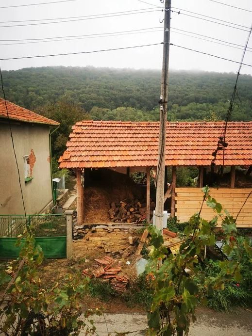 Ancienne maison de village avec vue sur la montagne et une cour de 2000 m², à 20 km de Lovech — photo 2