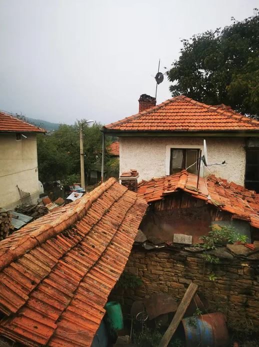 Ancienne maison de village avec vue sur la montagne et une cour de 2000 m², à 20 km de Lovech — photo 3