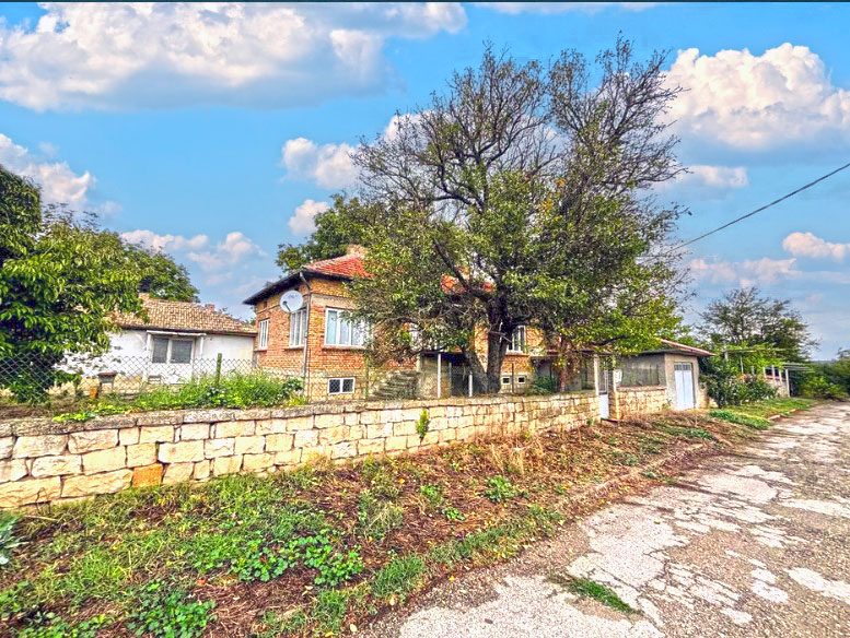 230 кв.м. 2-этажный дом, 2300 кв.м. земли, привилегированная деревня, 55 км до моря — фото 2