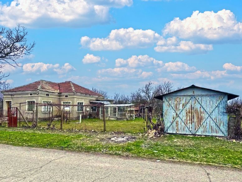 Дом площадью 80 кв.м. с 3 спальнями, участок земли 1700 кв.м., 25 км до моря — фото 2
