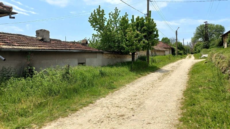 Maison de 90 m² avec 3 chambres, terrain de 1365 m², à 15 km de la ville de Razgrad — photo 2