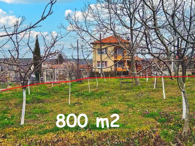 Участок под застройку площадью 800 кв.м., вода и электричество на границе, престижный поселок, 4 км до моря. — фото 1