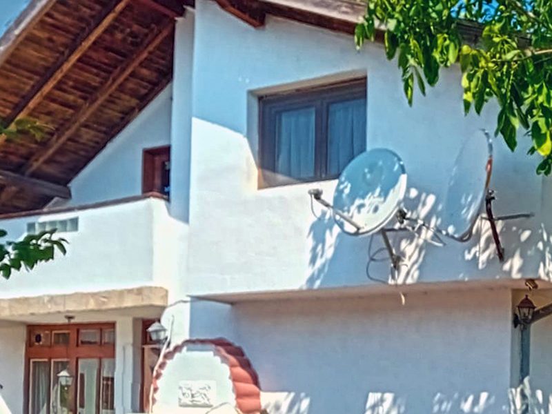 Maison meublée de 200 m², 3 chambres, terrain de 780 m², village haut de gamme, à 7 km de la mer — photo 1