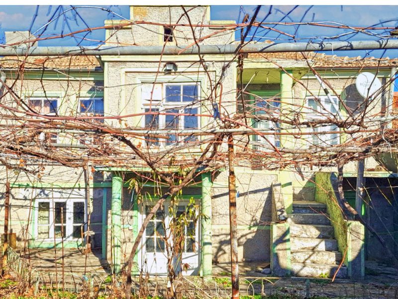 Maison de 90 m² avec 3 chambres, terrain de 2600 m², à 50 km de la mer — photo 1