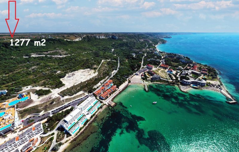1277 sqm building plot, water and electricity next to the plot, 2 km to sea