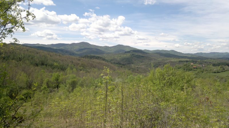Terrain à bâtir de 750 m² dans un village de montagne pittoresque à 1 heure de la ville de Sofia — photo 3