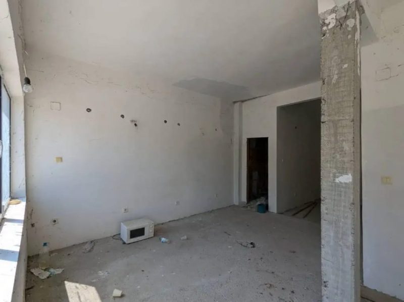 Солидный двухэтажный дом в живописной горной деревне в 100 км от Софии — фото 3