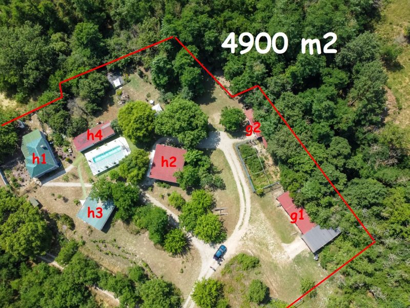 Имение из 3 домов, участок 4900 кв.м., идеально подходит для гостевого дома, 23 км от Варны — фото 1