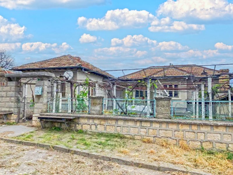 90 кв.м. 3-х спальный дом, 870 кв.м. земли, привилегированная деревня, 6 км до города Вылчи Дол, 60 км до моря — фото 3