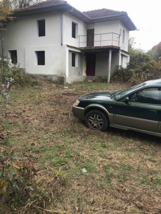 Une maison rénovée de 72 m2 et un jardin de 1758 m2 située à proximité de la célèbre station balnéaire d'Apriltsi — photo 2