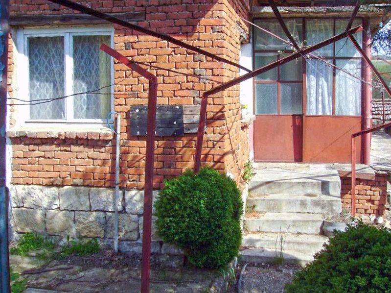 Maison de 90 m² avec 3 chambres, terrain de 1145 m², à 15 km de la ville de Tutrakan et du Danube — photo 3
