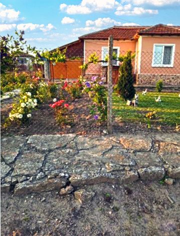 Maison de 90 m², 3 chambres, bien entretenue, terrain de 2000 m², à 10 km de Dobrich, à 50 km de la mer — photo 3