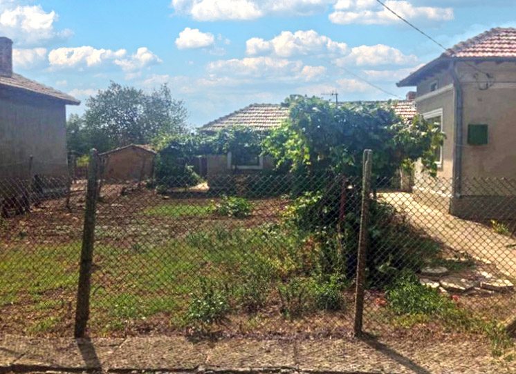 Дом площадью 80 кв. м с 2 спальнями, участок 840 кв. м, 50 км до моря — фото 3